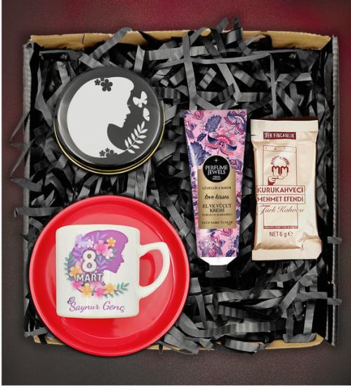 8 Mart Dünya Kadınlar Günü Kişiye Özel Tasarım Kahve Fincanı&El Kremi&Mum&Türk Kahvesi