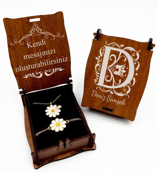 Özel Kutusunda Kişiye Özel Papatya Kolye Bileklik Set